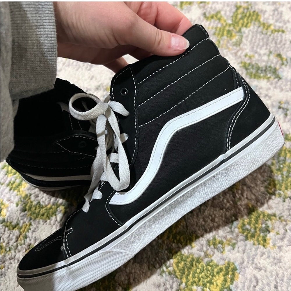 Vans - Picture 7 of 9